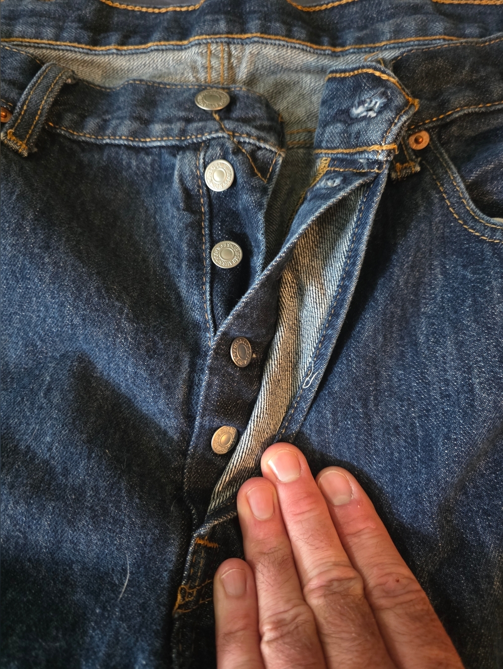 Levi's Men’s Button Fly Blue Straight Leg Jeans - Picture 4 of 4